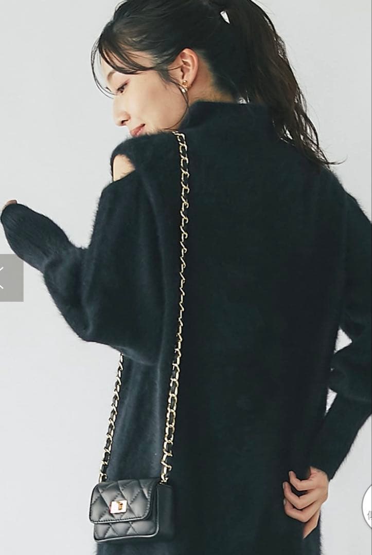 ラブティックボンボン　スリットショルダーブラックミニワンピース　さえこさんワンピ