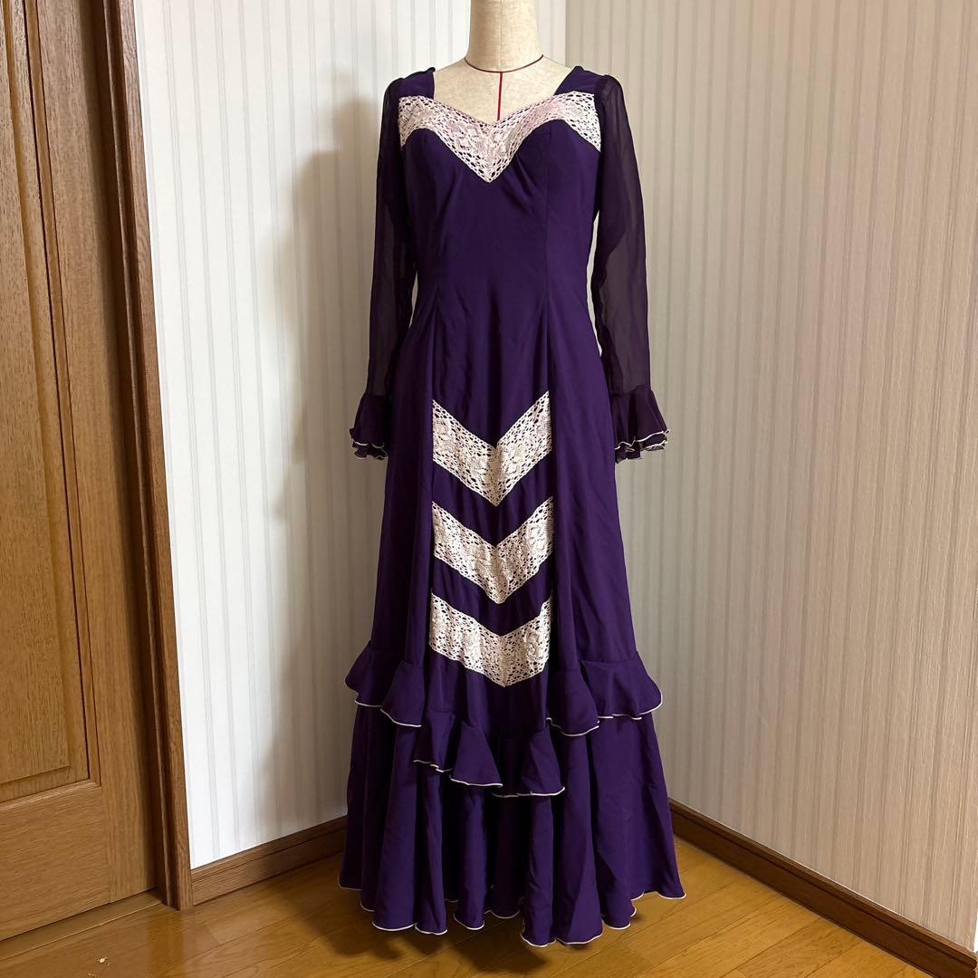 フラメンコ衣装　ドレス　レース装飾付き