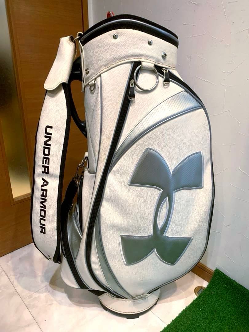 希少　良品　完売　アンダーアーマー　キャディバッグ　本格アスリート　おしゃれ