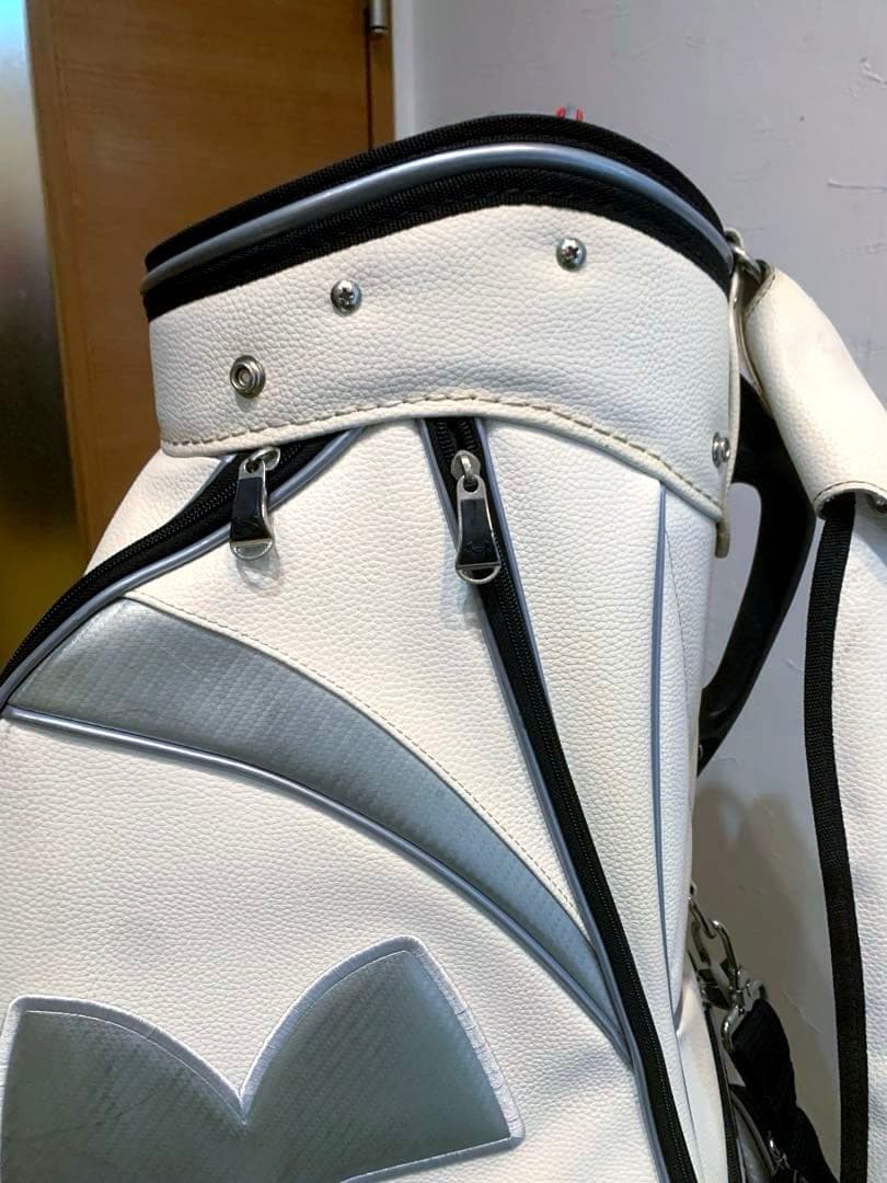 希少　良品　完売　アンダーアーマー　キャディバッグ　本格アスリート　おしゃれ