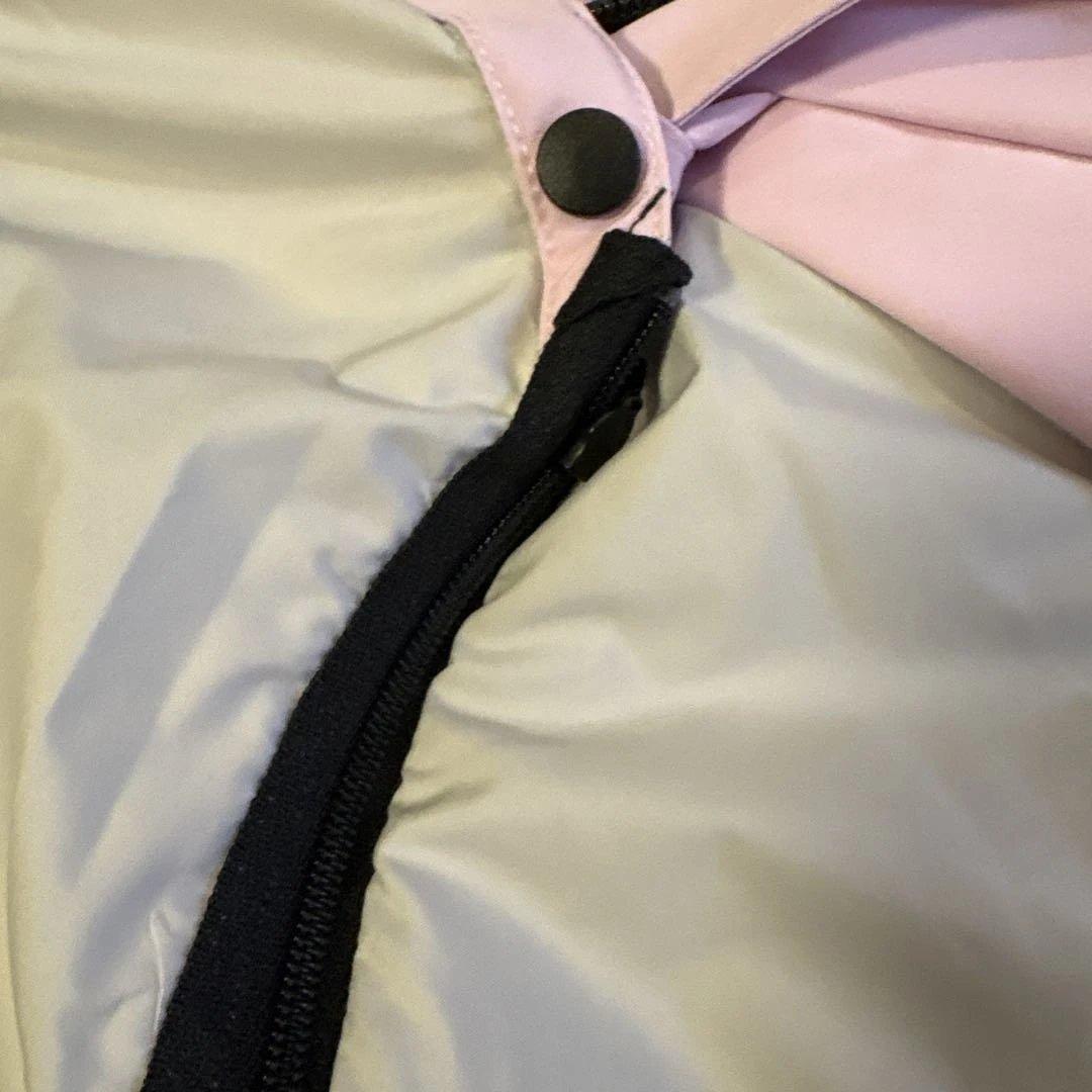 美品Peak Performance 薄ピンクフード付きスキーウェア