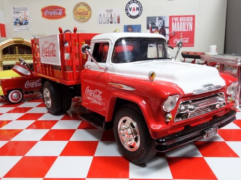 コカコーラ 設置デリバリートラック 1957カメオ Stake ERTL