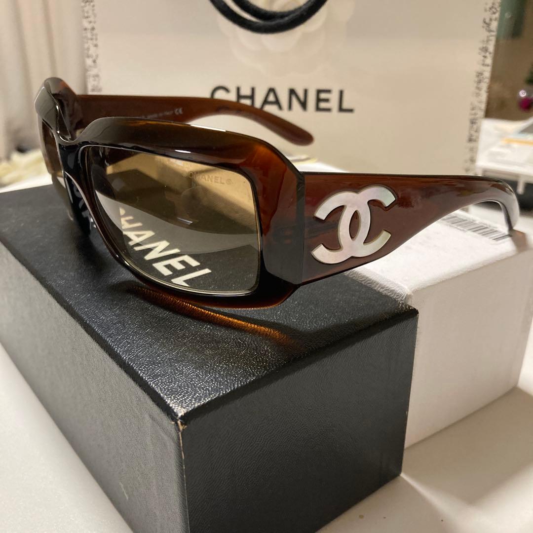 CHANEL ロゴ入りサングラス ブラウン