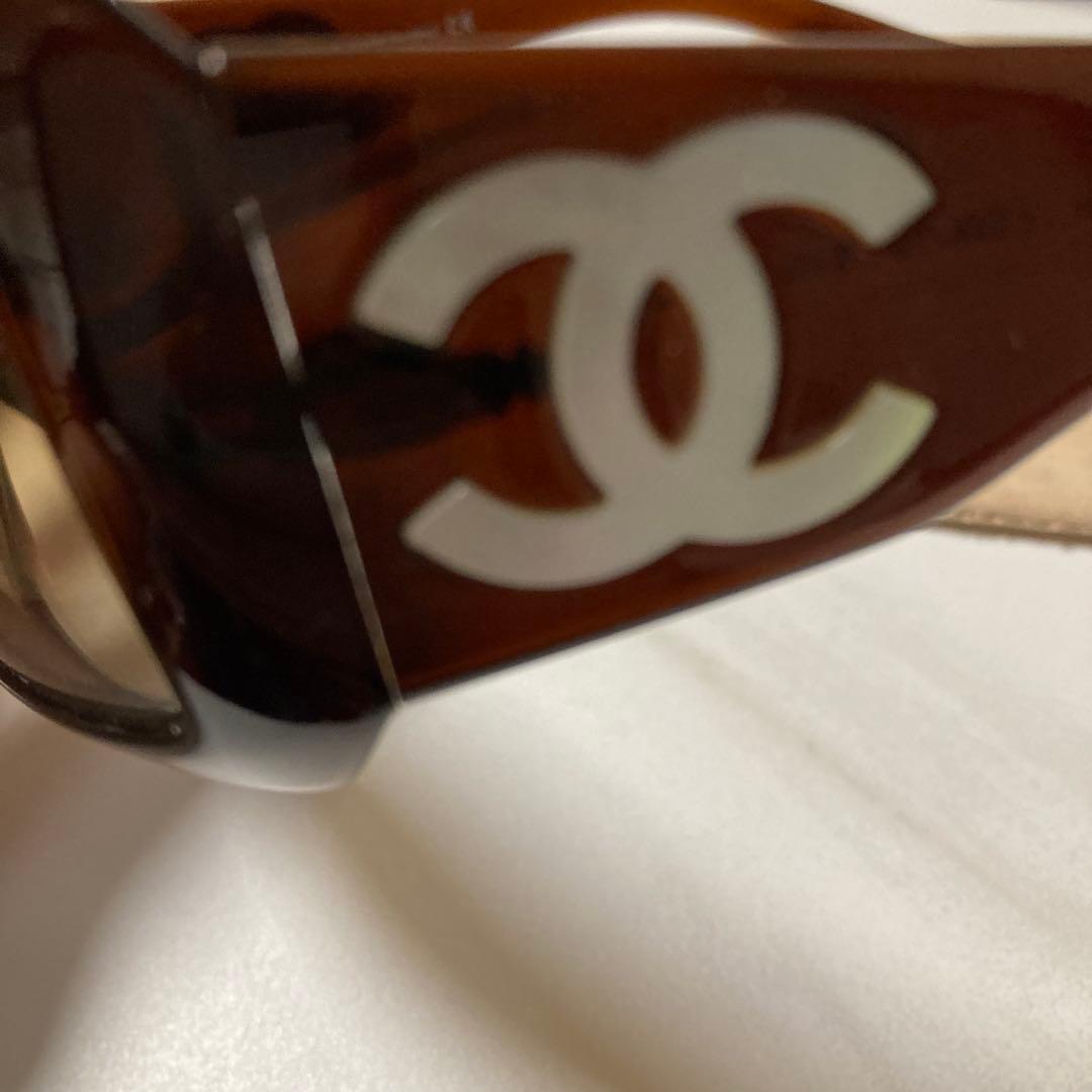 CHANEL ロゴ入りサングラス ブラウン