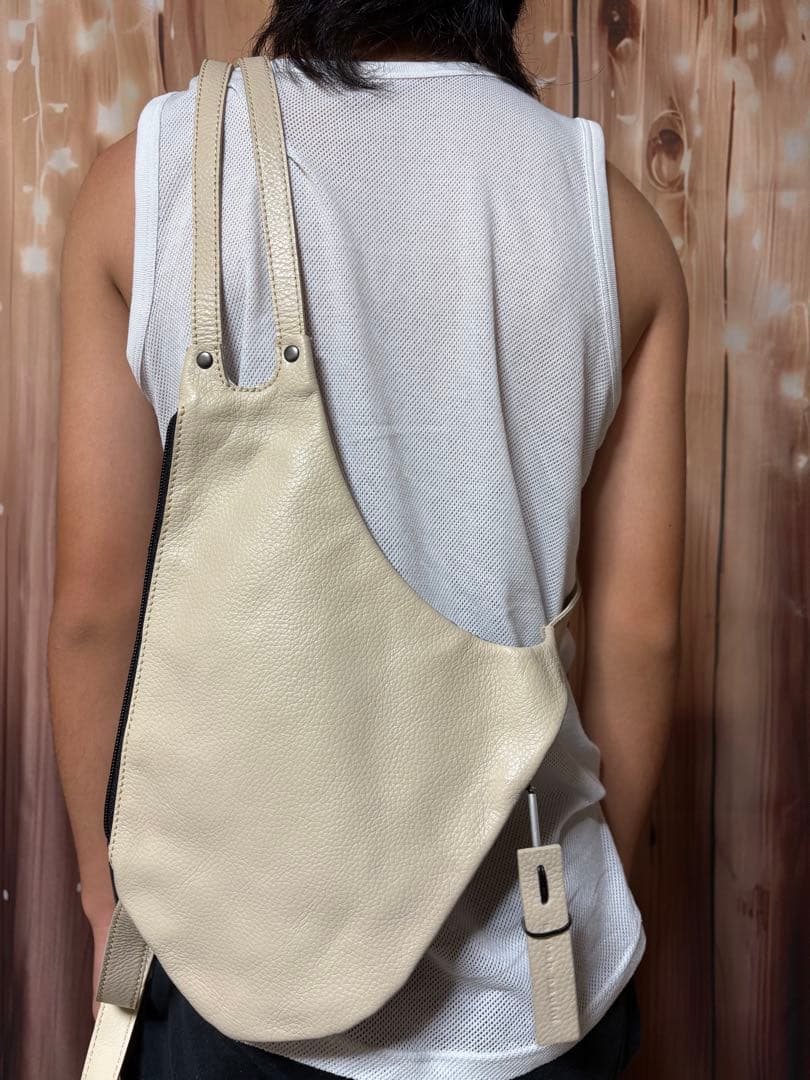 sarah pacini 本革レザー ボディバッグ ショルダーバッグベージュ