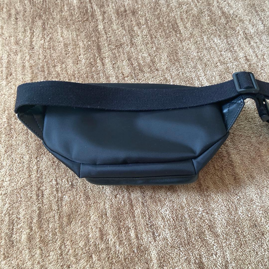 【状態良ほぼ未使用】APC 黒ボディバッグ ウエストポーチバッグアーペーセー