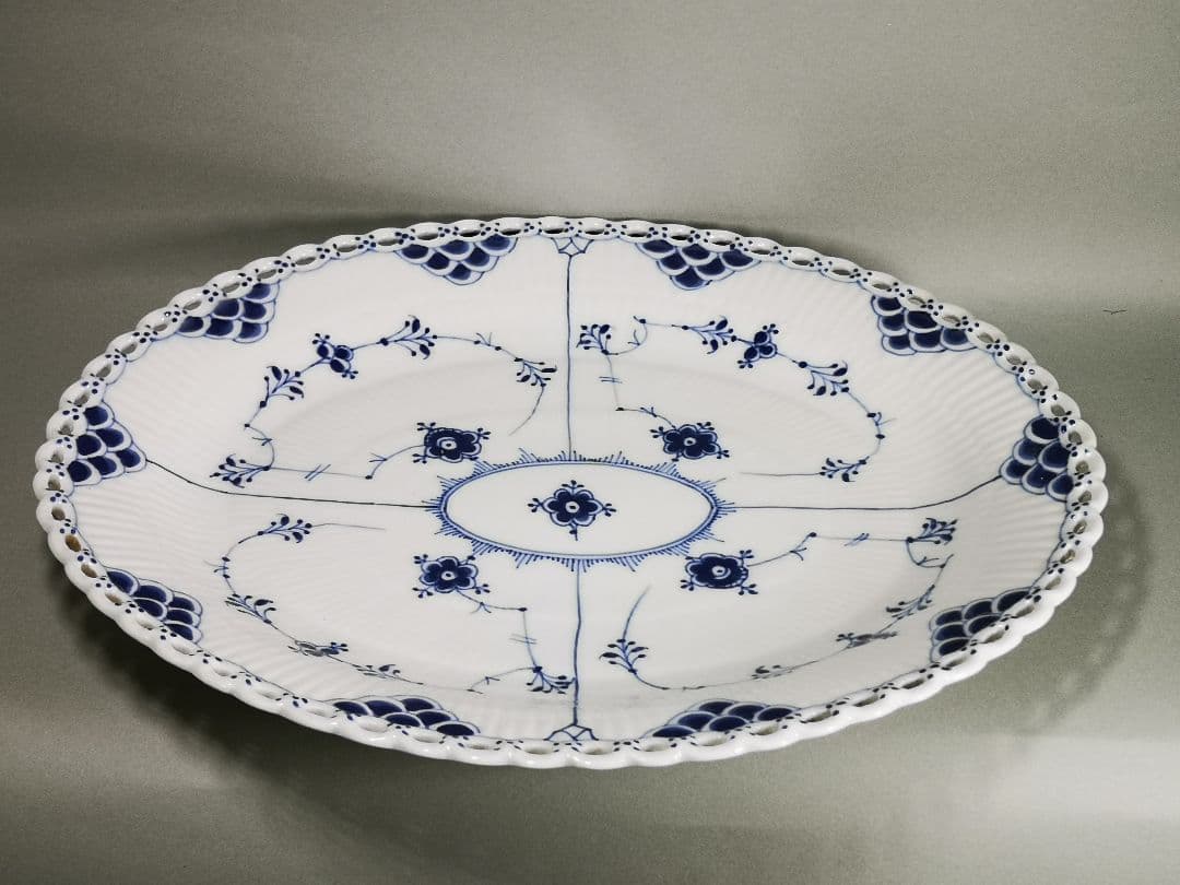 Antiq.RC ブルーフルーテッド　フルレース　オーバルディッシュ