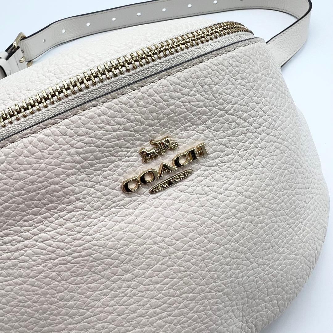 極美品✨コーチ　COACH　ボディバッグ　シボ革　ホワイト　ウエストバッグ