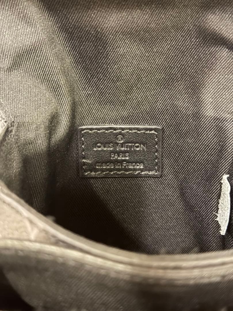 LOUIS VUITTON Sロック ヴェルティカル・ウェアラブル ウォレット