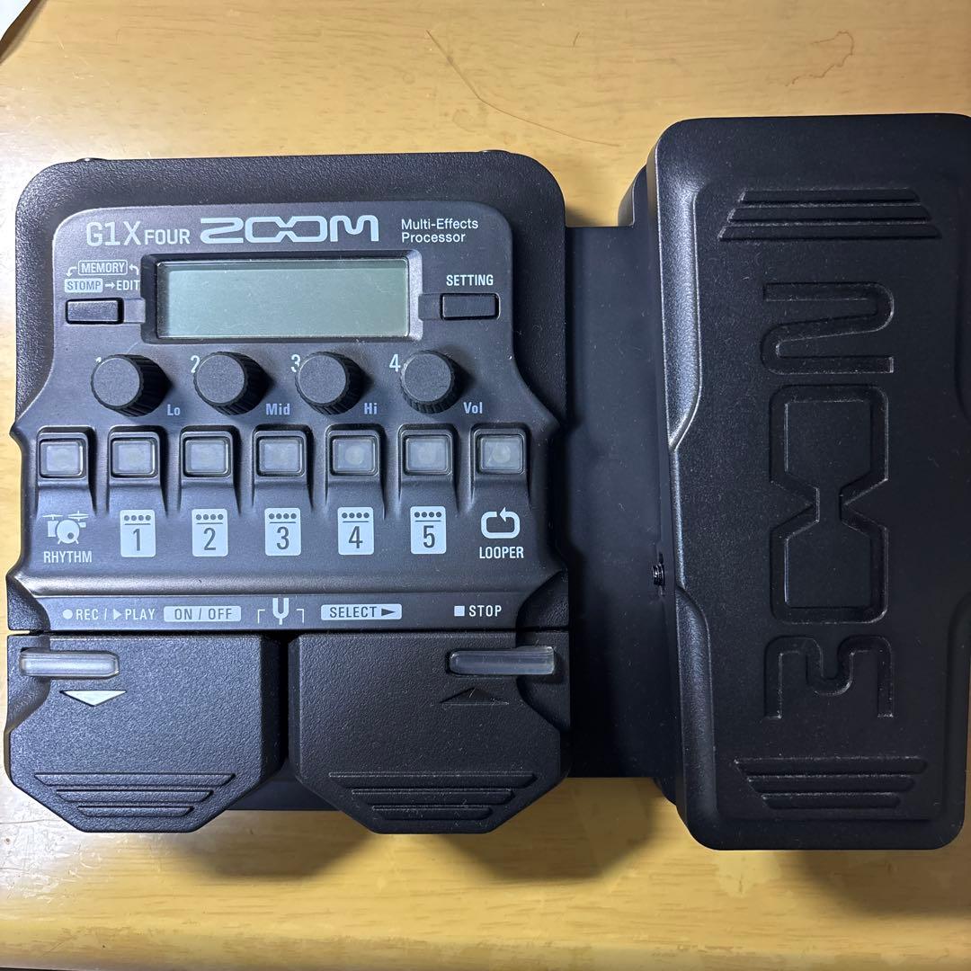 ZOOM G1X FOUR マルチエフェクトプロセッサー(おまけあり)