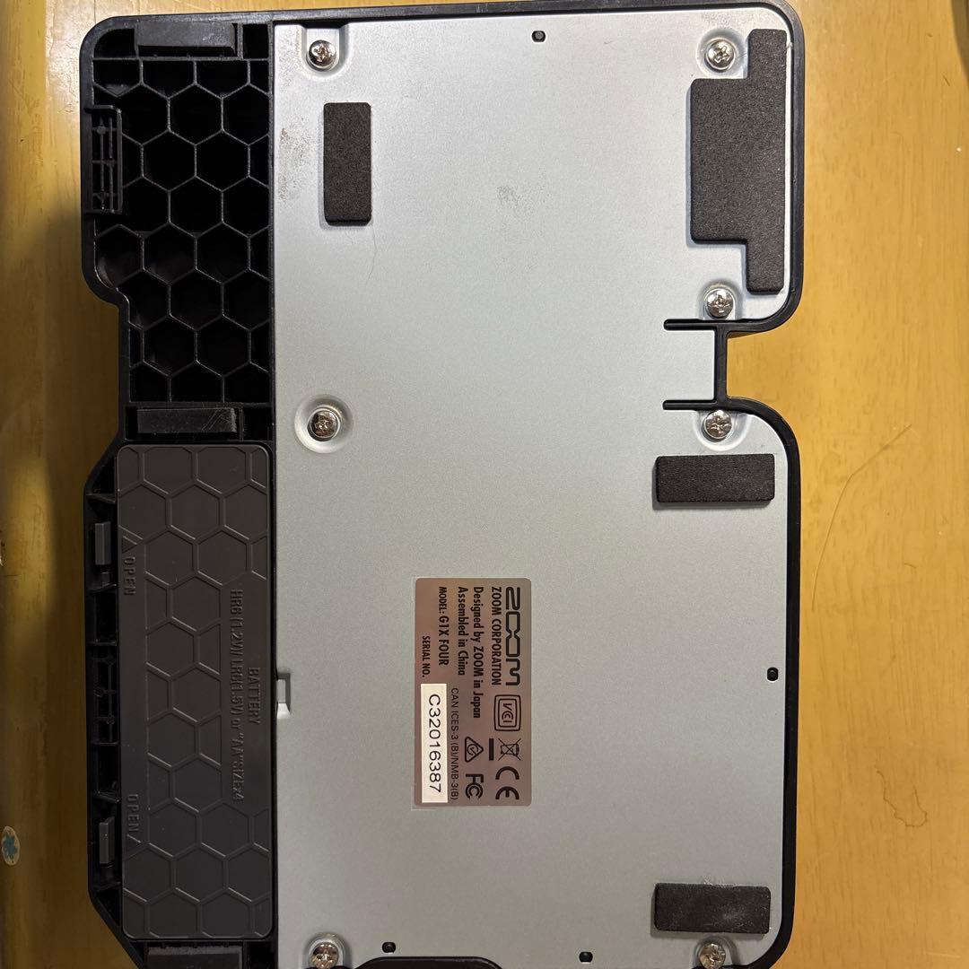 ZOOM G1X FOUR マルチエフェクトプロセッサー(おまけあり)