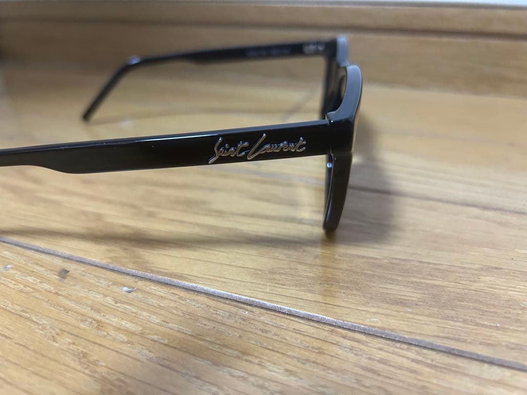 Saint Laurent ブラックサングラス