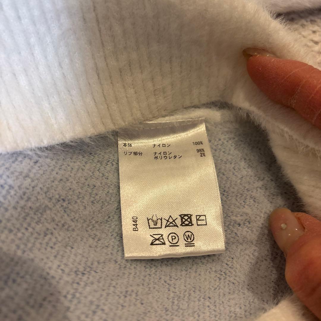 Rosasen ホワイトタートルネックセーター値下げ中‼️