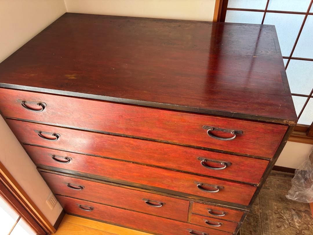 アンティーク　飴色のツヤ美しいシンプル和箪笥　たっぷり収納