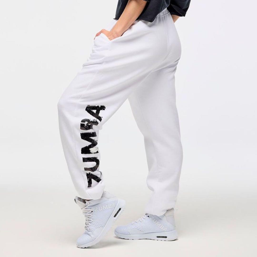 新品　正規品　ズンバ　小難有り　M スパンコール　パンツ