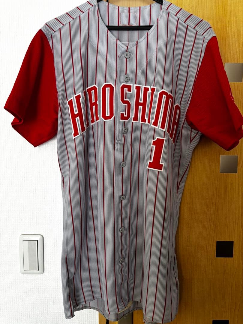 広島東洋カープ　前田智徳選手のLサイズ、ビジターユニフォーム　プロモデルです