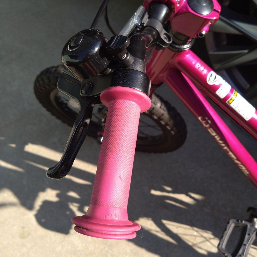【大阪市内引渡希望】ヨツバサイクル　ピンク　１６インチ