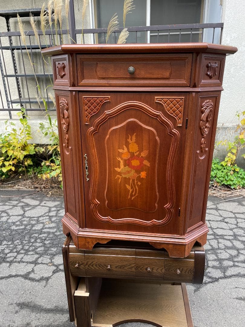 イタリア製 輸入家具 サイドボード リビングボード 象嵌 アンティーク風