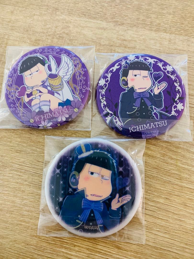 おそ松さん　一松 天使　悪魔　バンド　チェンジング 缶バッジ　ホログラム