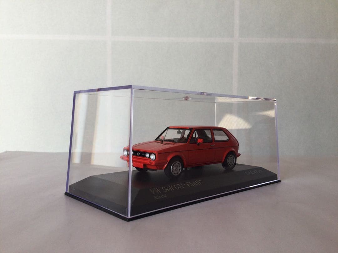 ミニチャンプス　VW Golf GTI \"Pirelli\" ミニカー 限定品