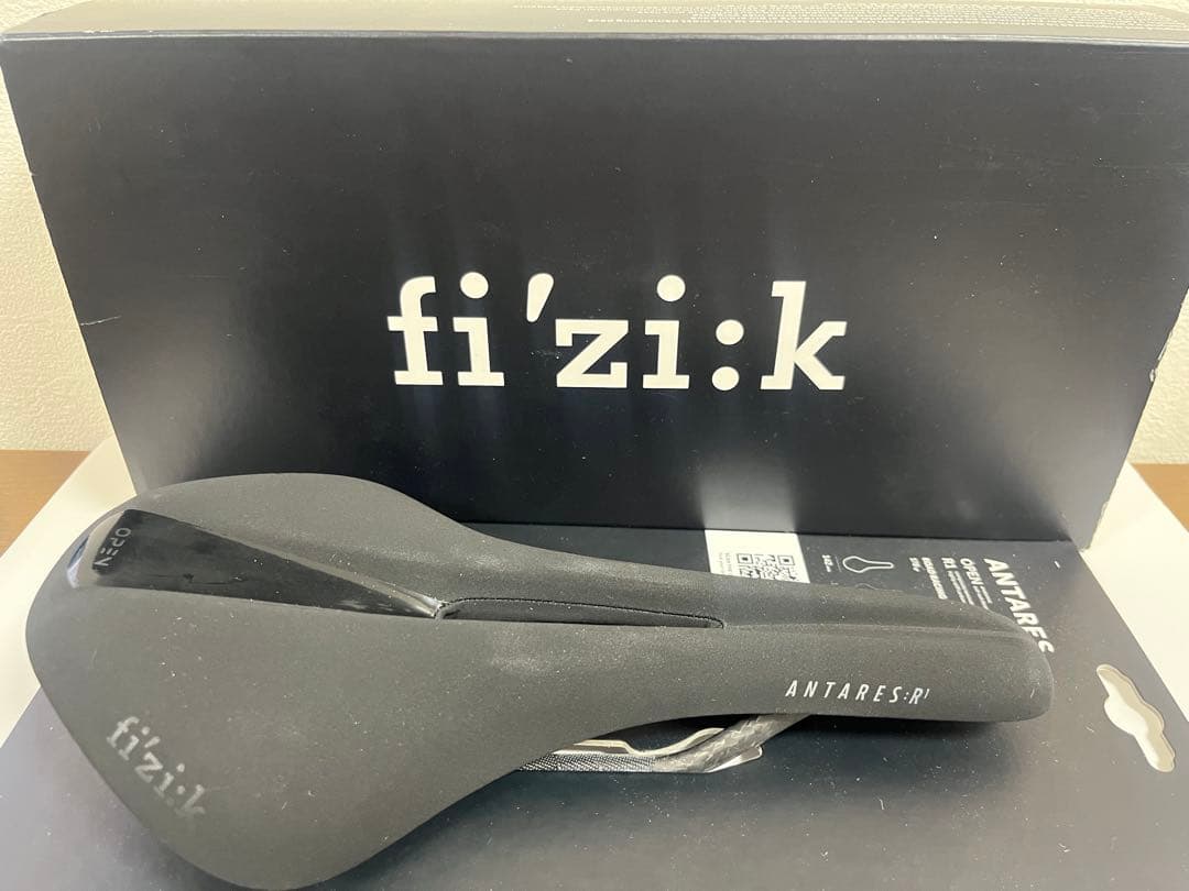 【新品未使用】fi'zi:k ANTARES R1 OPEN カーボンレール