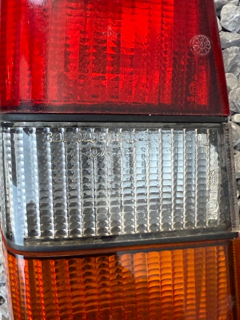 s*7様 ボルボ240ワゴン用テールランプ　左側　純正フランス製