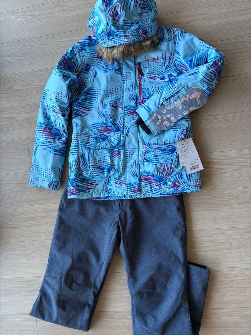 ONYONE スキーウェア　Lサイズ　新品タグ付き　防水性10,000mm 上下