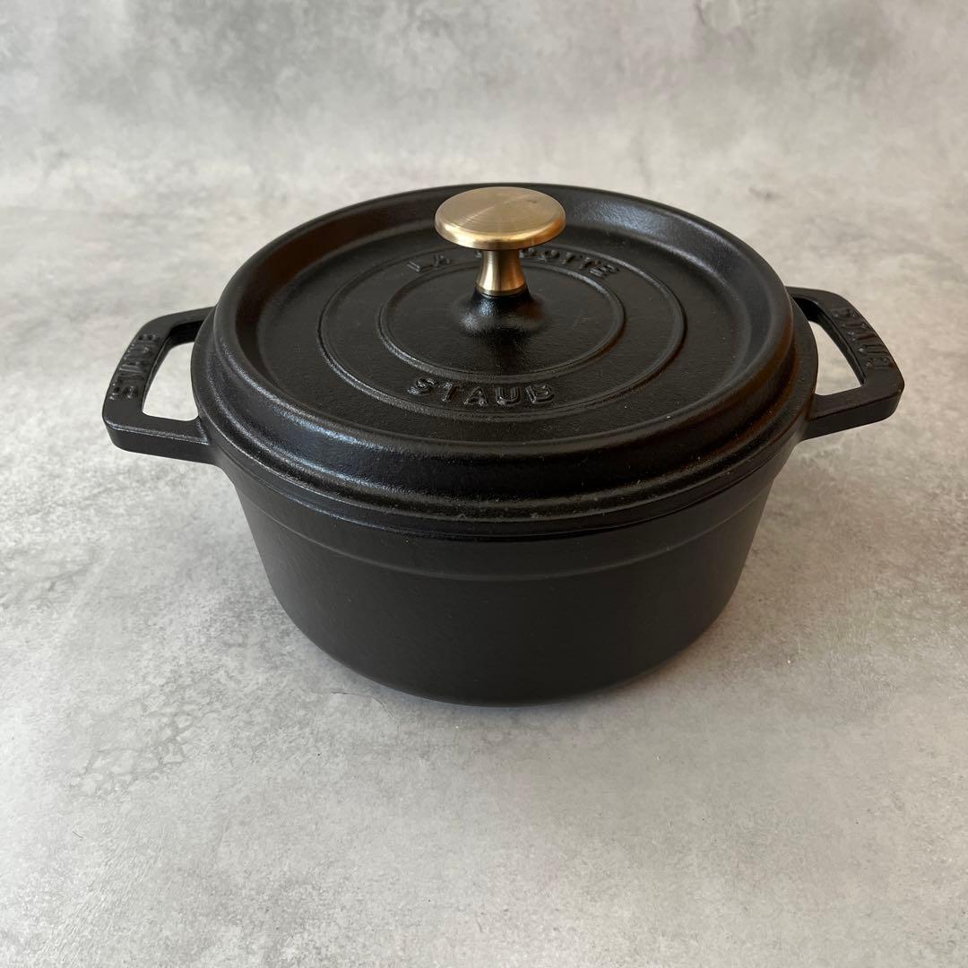 美品 STAUB LA COCOTTE 18㎝ ストウブ ピコココットラウンド