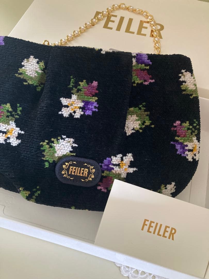 FEILERナイツドリーム　パールチェーン付ハンドバッグ