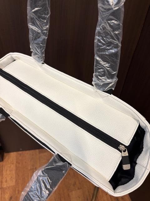 トミーヒルフィガーTHMG3FB5トートバッグ ホワイト/レッド 新品