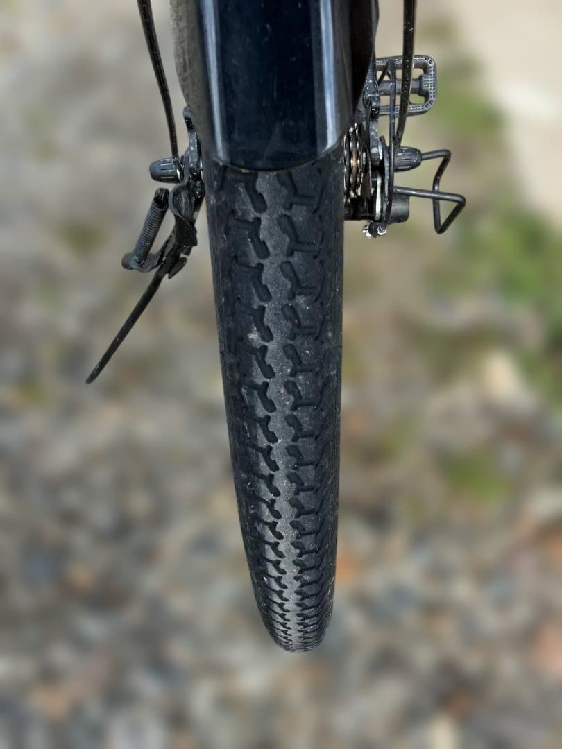 ブリヂストン クロスバイク 黒 前バスケット付き　原則引き取り限定