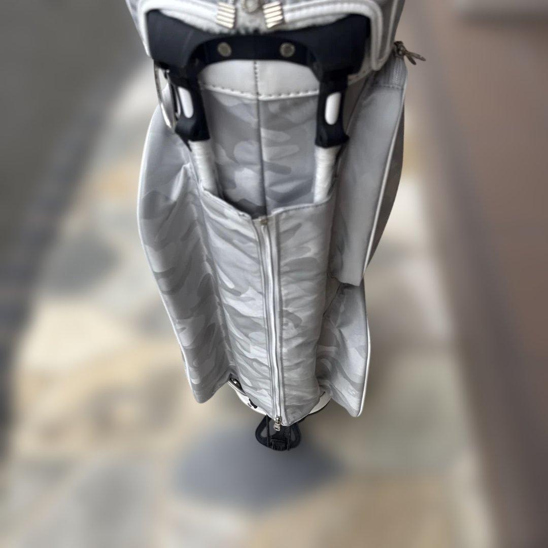 マークアンドロナ　キャディーバッグ即購入可能です！