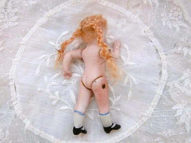 アンティーク　ミニョネット　ジャーマン　☆ 　ビスクドール　エッグコンテナ