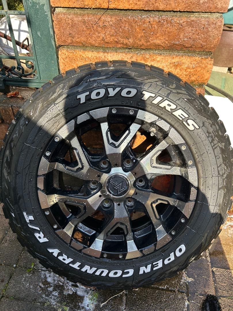 ナイトロ16インチ、オープンカントリー 215/65/16 ハイエース