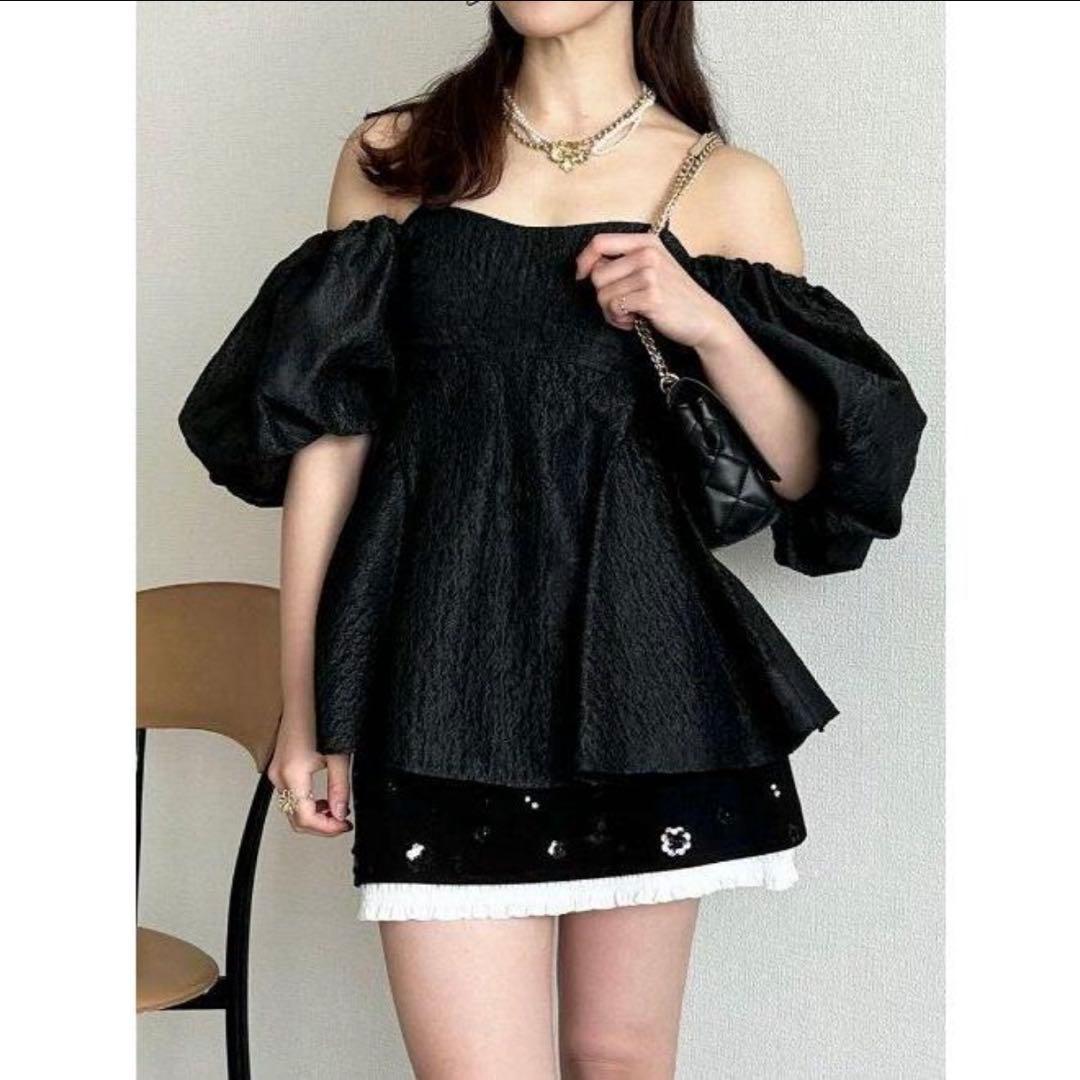 Lily Brown 3WAYシアージャガードペプラムビスチェ　ブラック