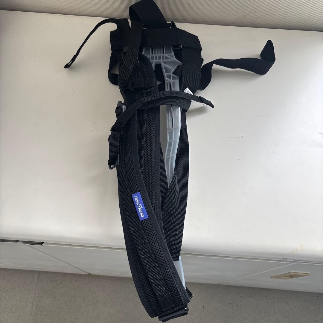 サポートジャケット 外骨格の力で足腰を支える