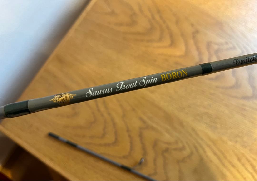 ザウルストラウトSpinBORON Twitch'N 56ULトラウトロッド