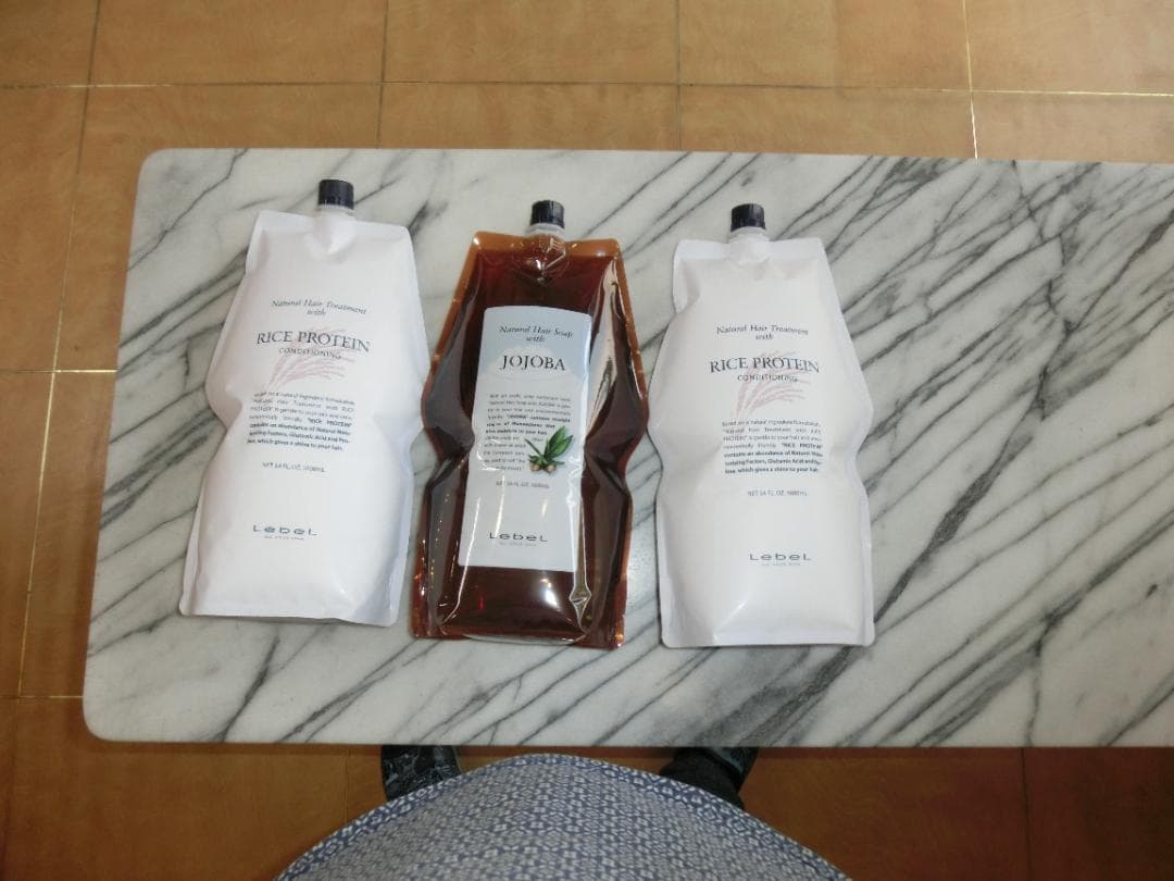 乾燥気味の髪ルベルホホバシャンプー１本ライスプロテイン２本