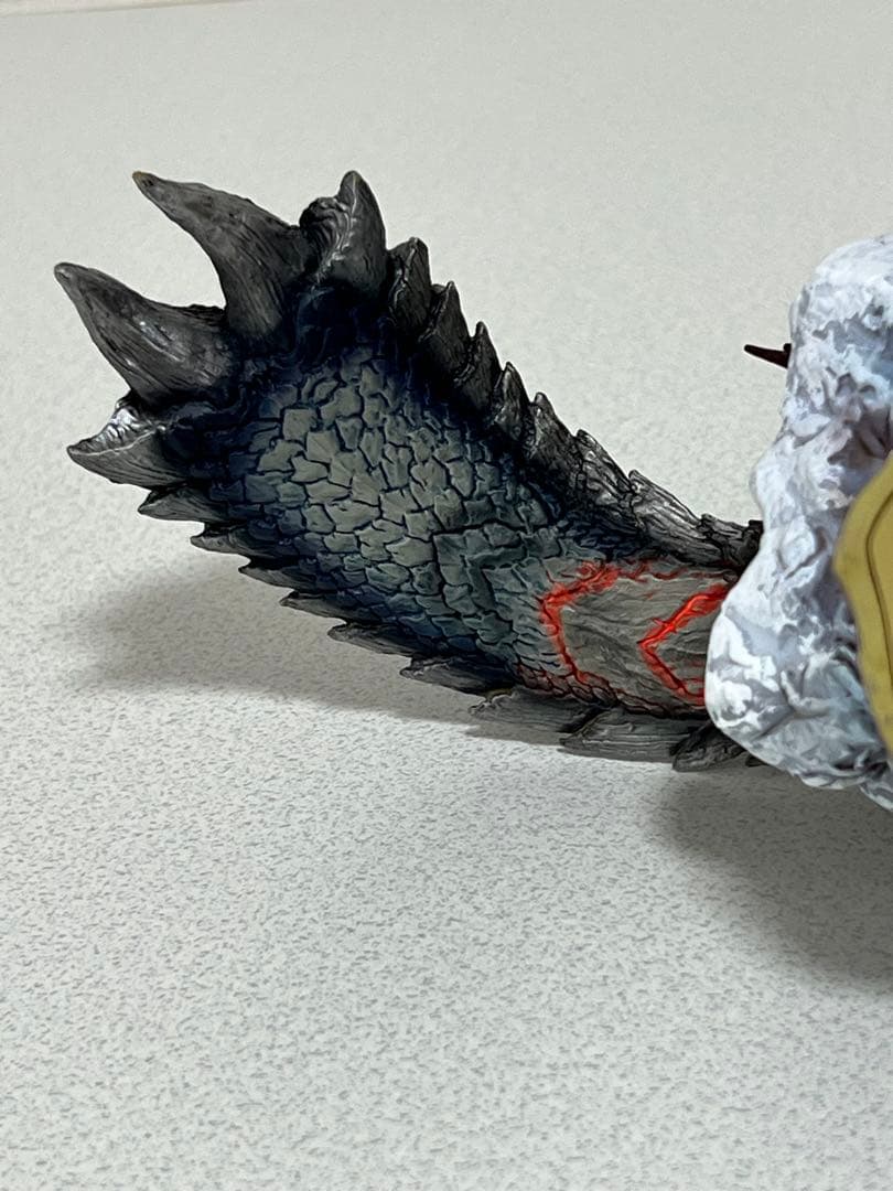 ジンオウガ亜種　クリエイターズモデル　獄狼竜　箱無し　国内正規品