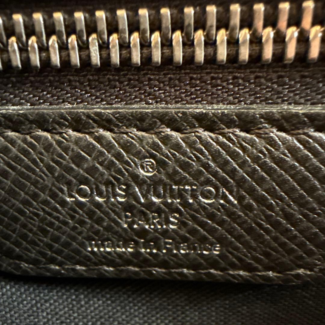 ルイヴィトン タイガ ロマンMM グラシエ ショルダーバッグ