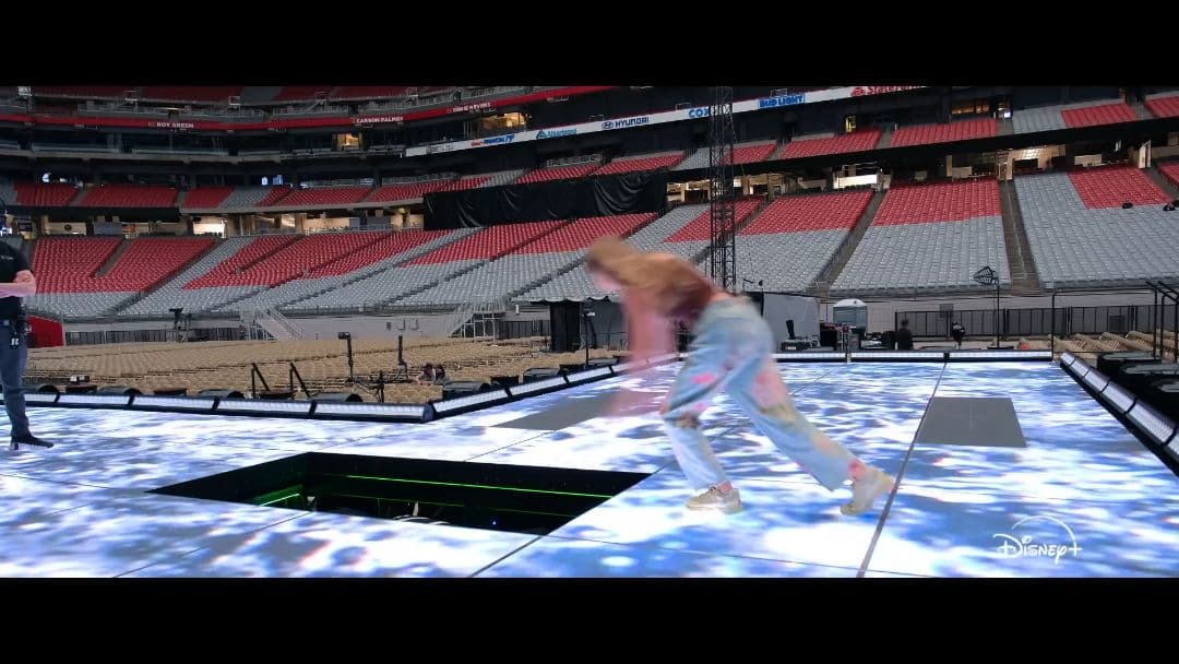 ミュージシャン \"The Life of a Showgirl\" in Times Square