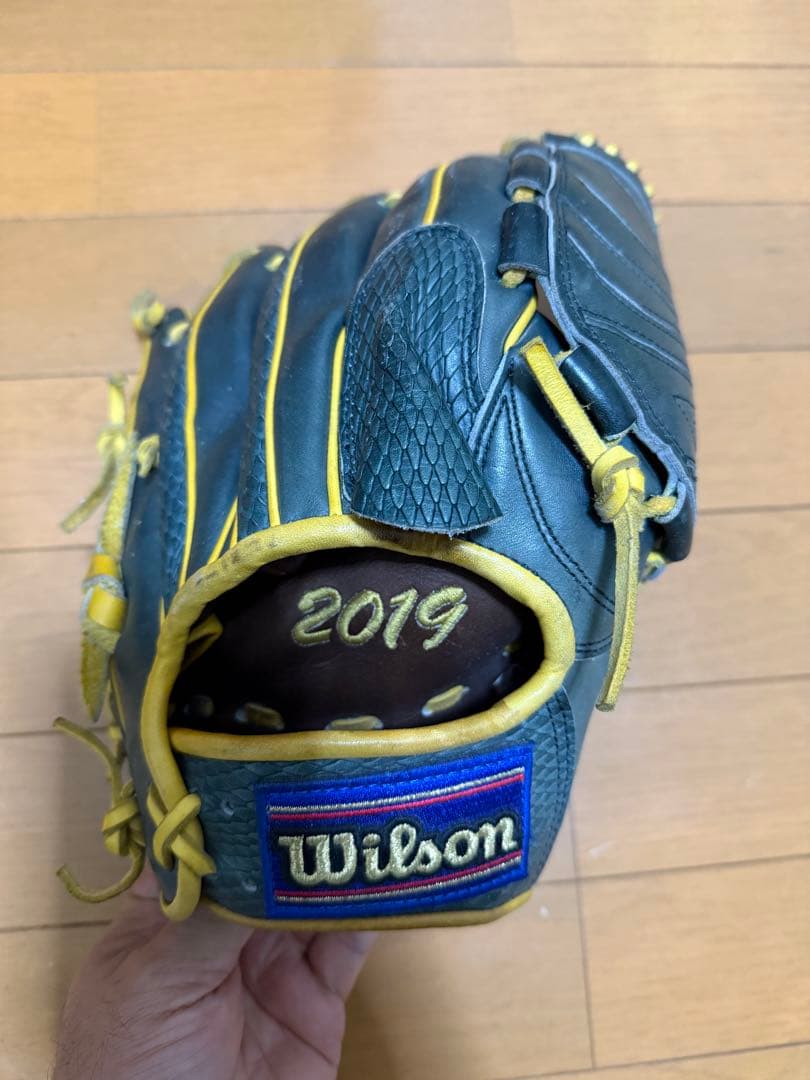 元広島カープ一岡竜司投手実使用　Wilson 硬式グローブ 2019年モデル