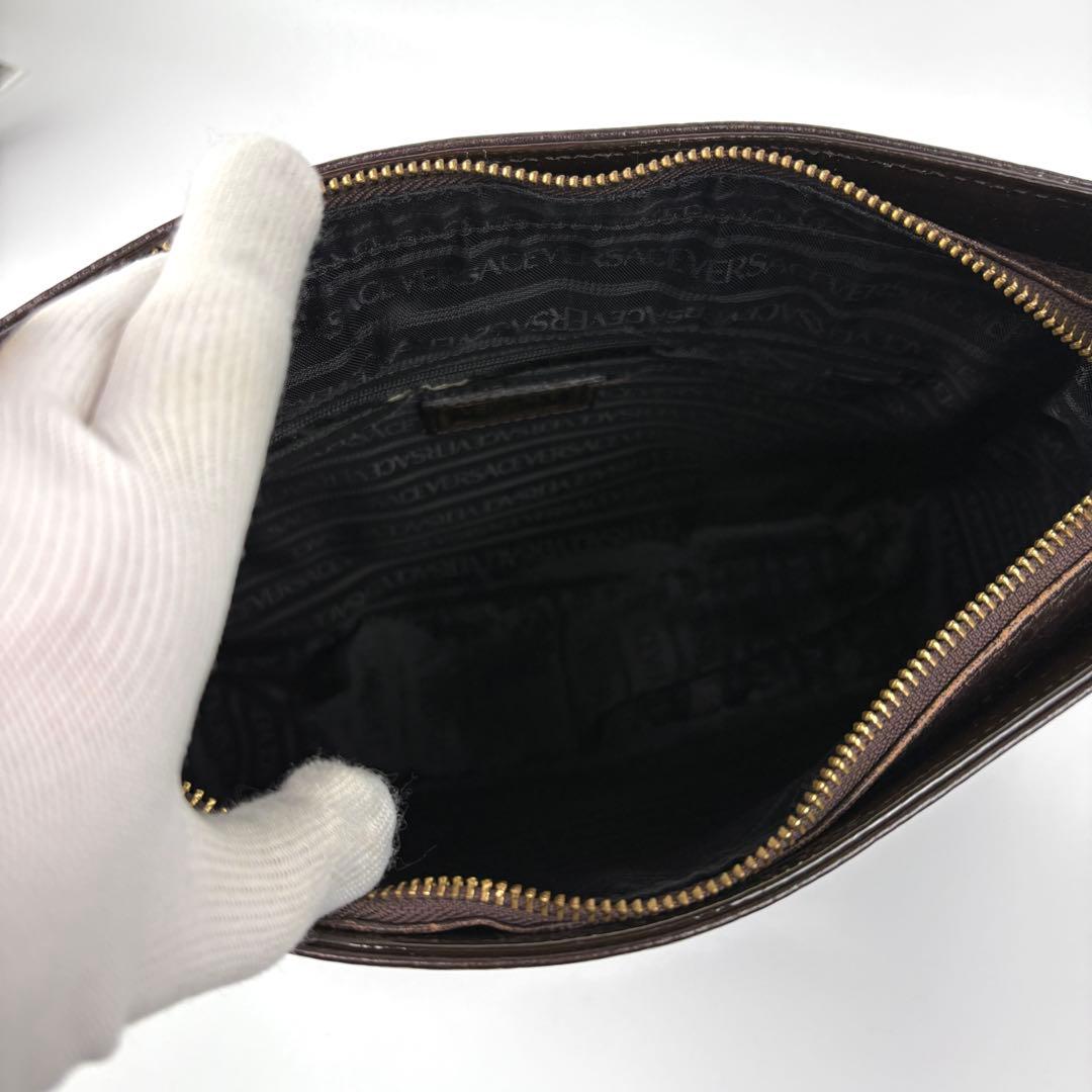 ジャンニヴェルサーチ　ワンショルダーバッグ　ハンドバッグ　メデューサ　レザー