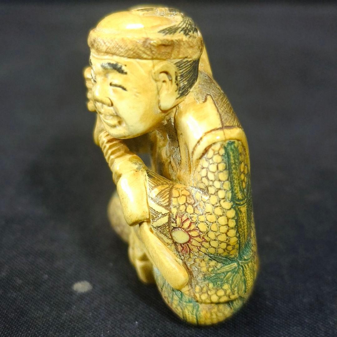 江戸根付 武士の図 山川在銘 天然素材細工 骨董 時代物 古美術 蒐集家放出美品