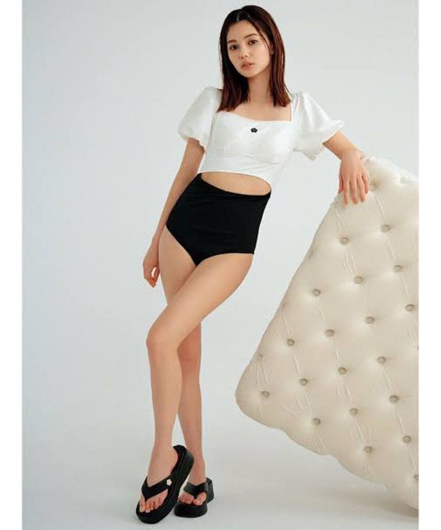 LILY BROWN×MARY QUANTデイジーモチーフ水着（ポーチ付き）