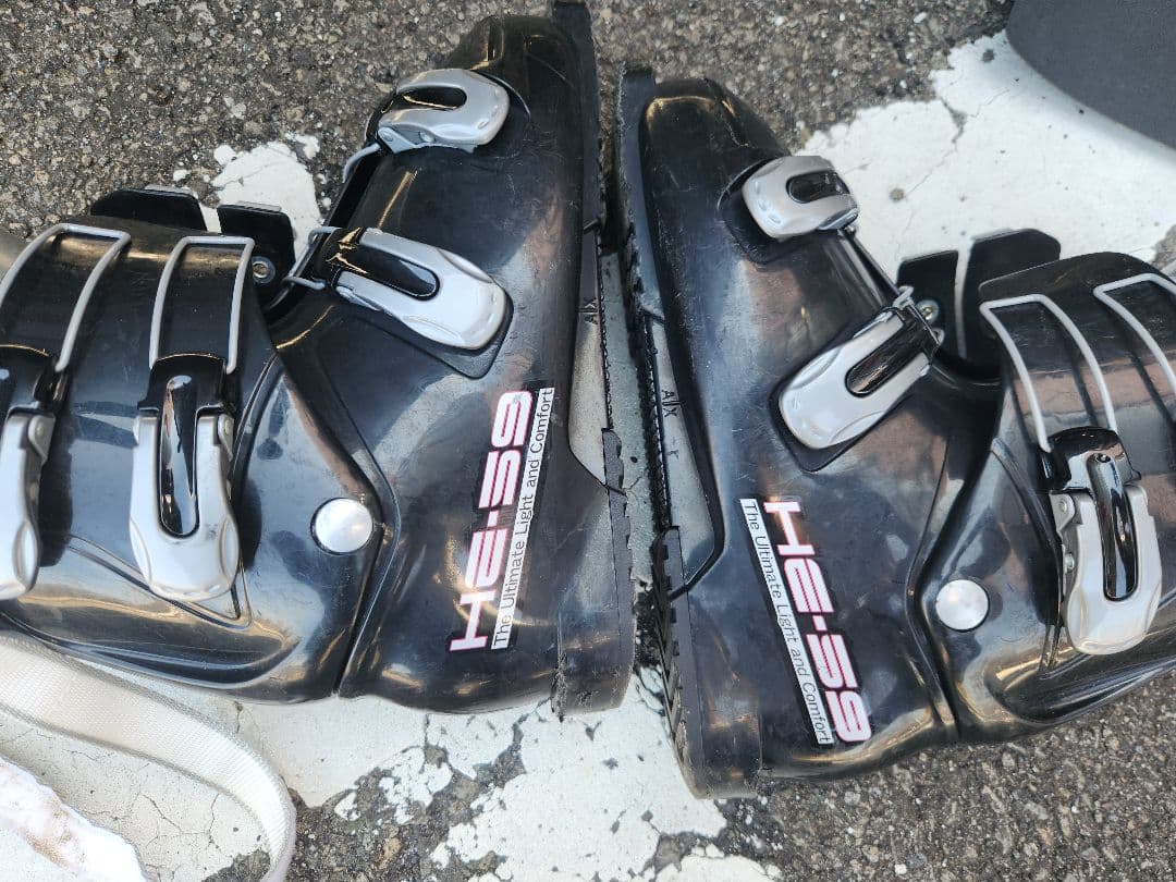 HE-59 スキーブーツ ブラック