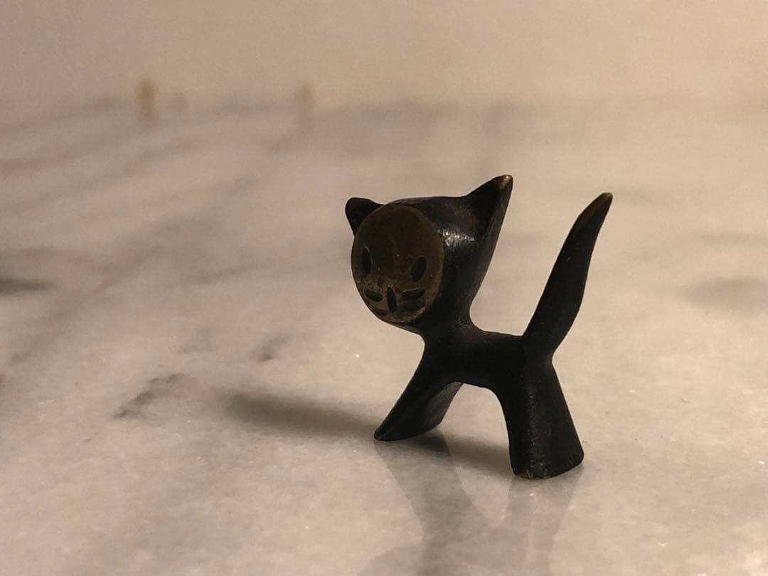 ニャーボー様検討中:カエルとキツネと子猫/ウォルターボッセ