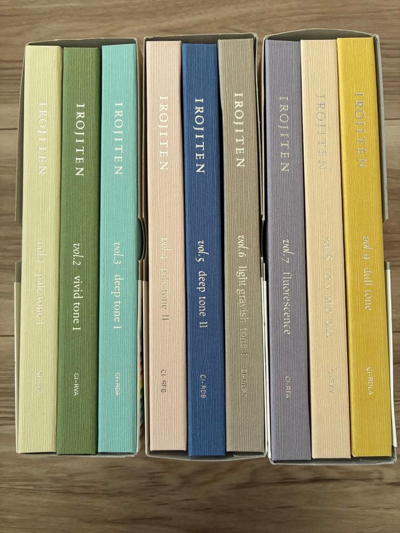 トンボ色鉛筆　色辞典　新品　未使用第一集、第二集、第三集 全90色