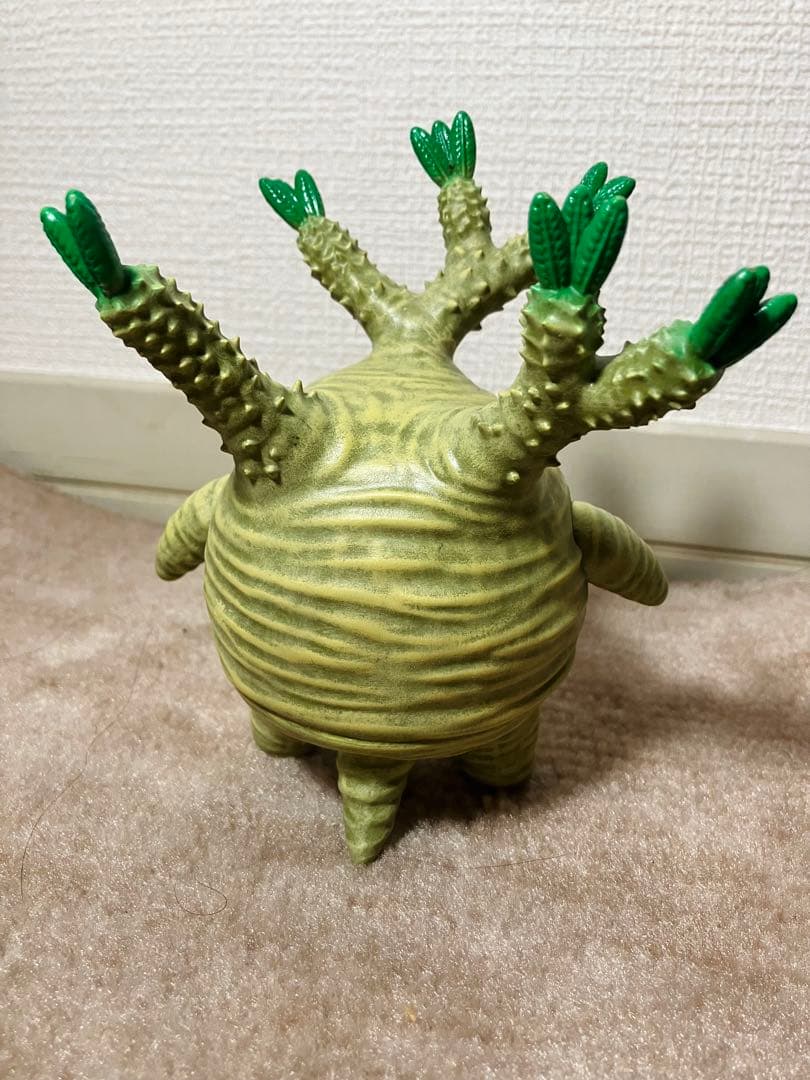 【値下げ】TOKY インディーズソフビ グラキリスちゃん 多肉植物