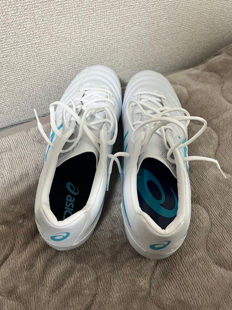 ASICS サッカースパイク ホワイト/ブルー　DS LIGHT 取り替え式